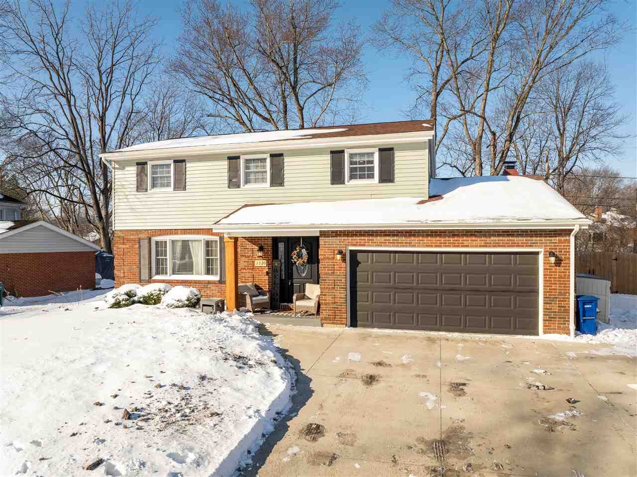 Property Photo:  2220 Parkdale Drive  IN 47374 