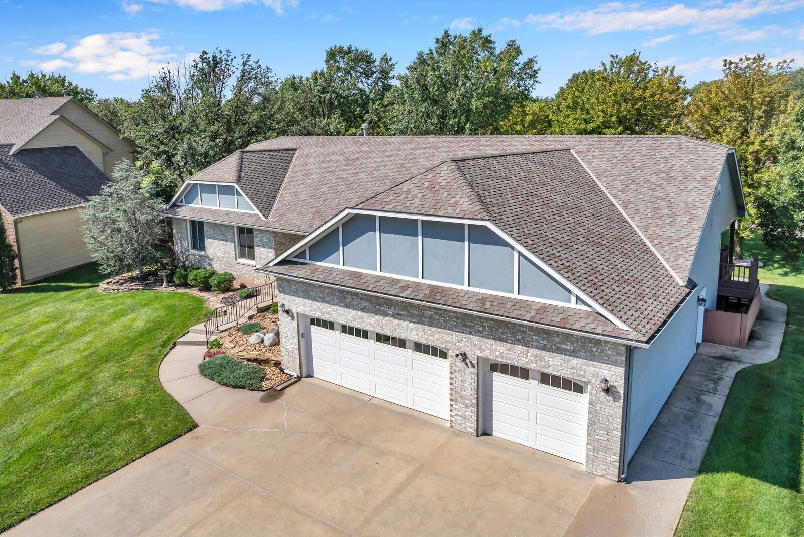 Property Photo: 2331 N Ridge Club Cir KS 67205