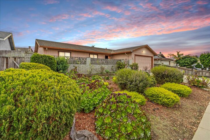 Property Photo:  724 Circle Drive  CA 93905 