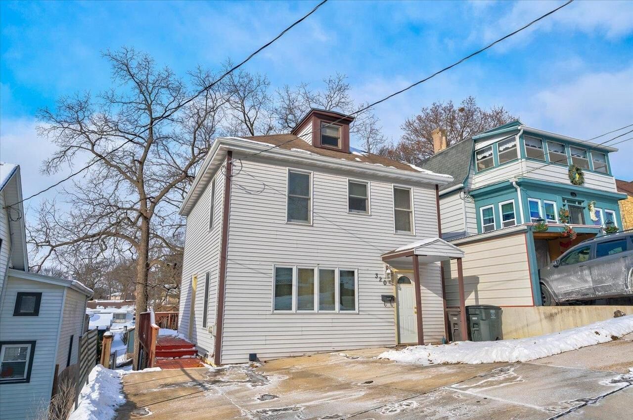 Property Photo:  320 South Franklin Street  WI 53589 