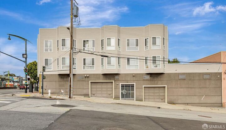 Property Photo: 1688 Wallace Avenue 304 CA 94124