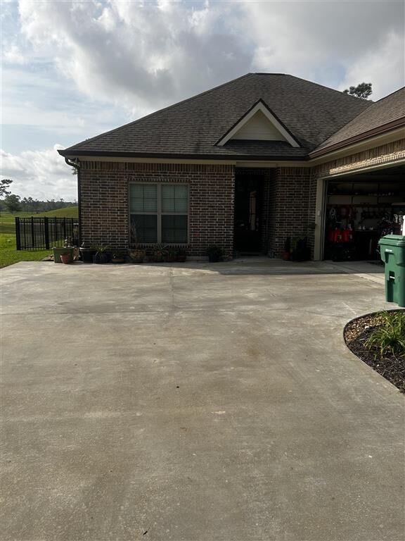 Property Photo:  1717 Pelican Dr Drive  LA 70669 