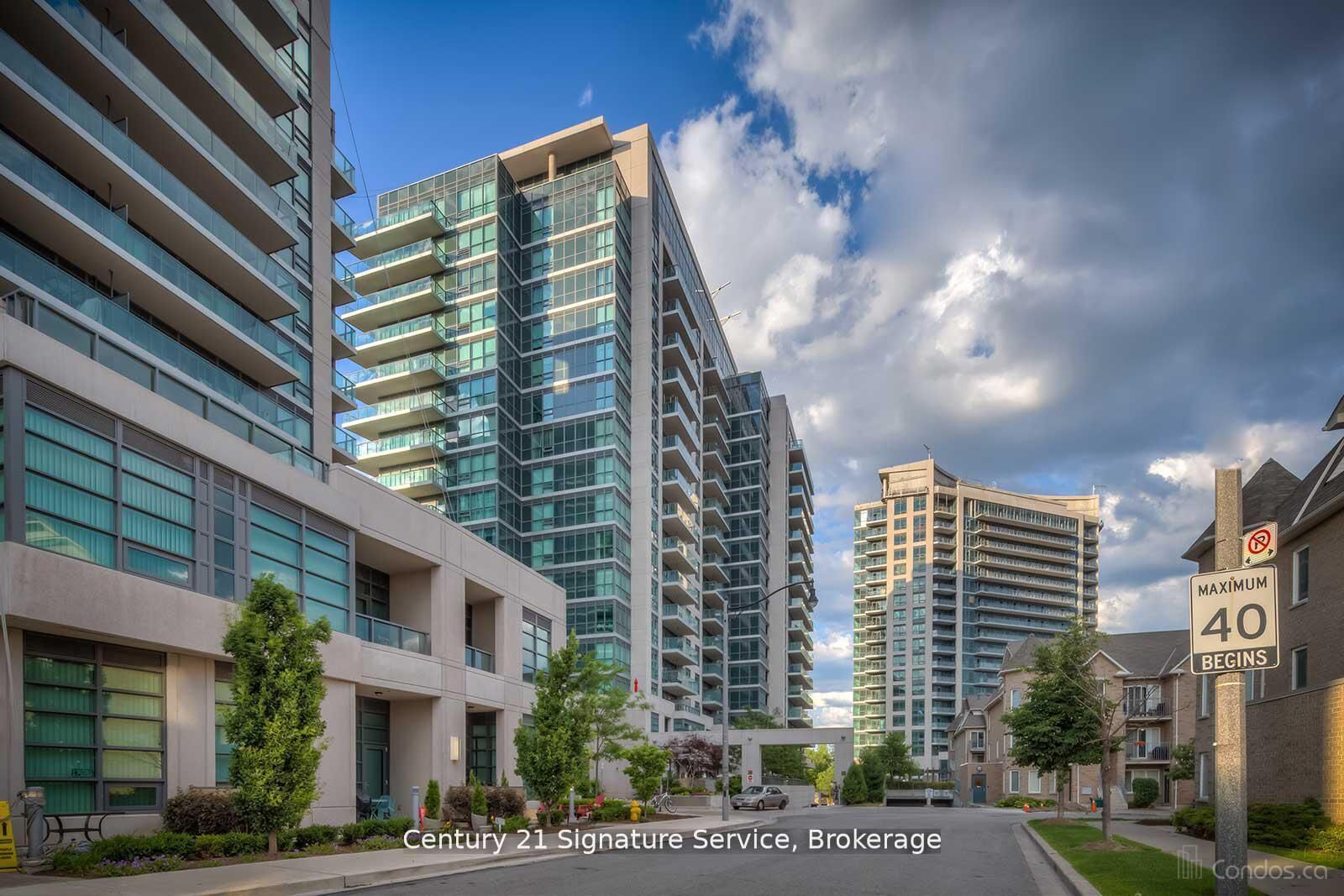 Property Photo:  35 Brian Peck Crescent Ph18  ON M4G 0A5 