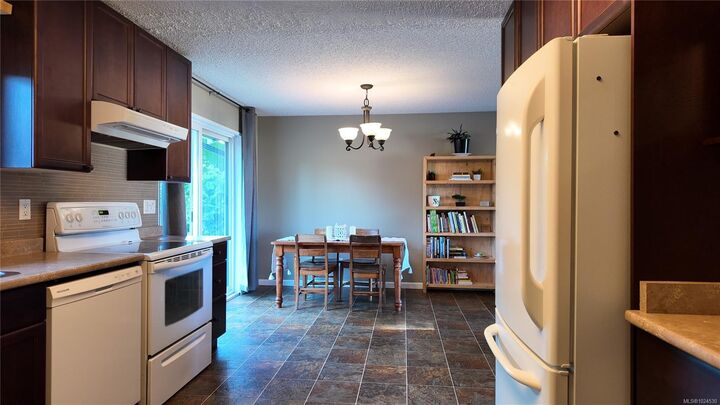 Property Photo: 3000 Country Close BC V9W 6X6