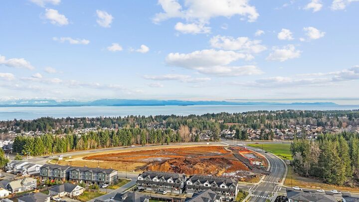 Property Photo: 736 Beaver Creek Blvd BC V9H 0G1