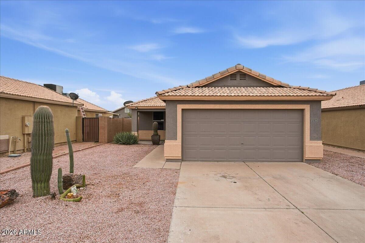 Property Photo:  1825 W Renaissance Avenue  AZ 85120 