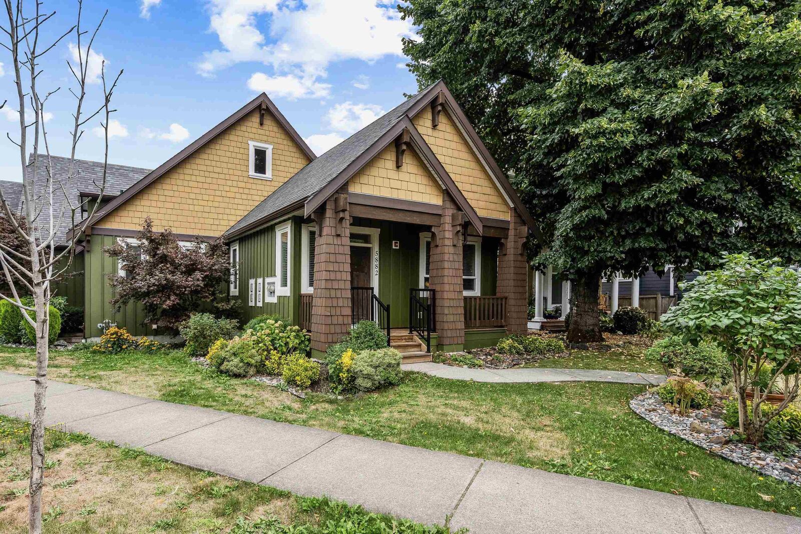 Photo de la propriété:  5882 Cowichan Street 2  BC V2R 0G8 