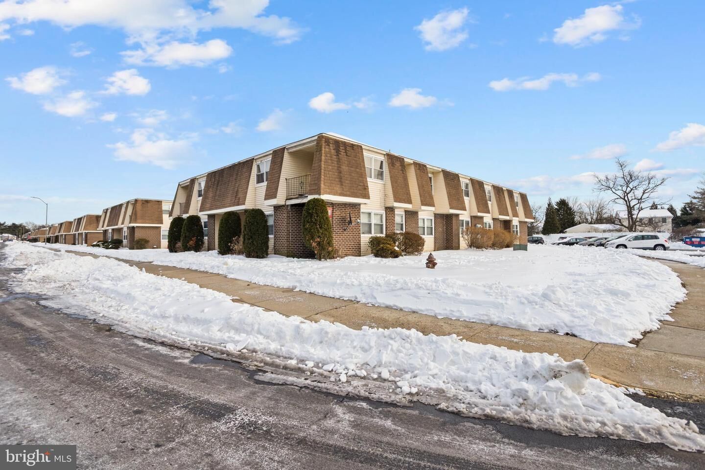 Property Photo:  11-6 Florence Tollgate Place  NJ 08518 