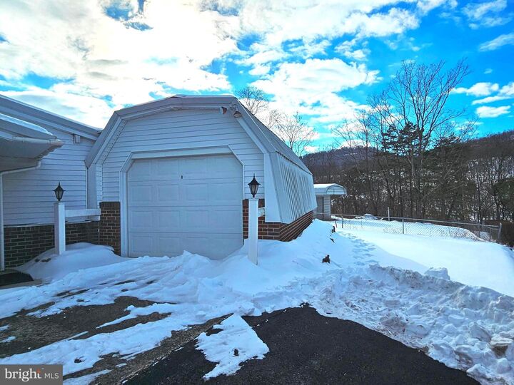 Property Photo:  82 Foxall Street  WV 26767 