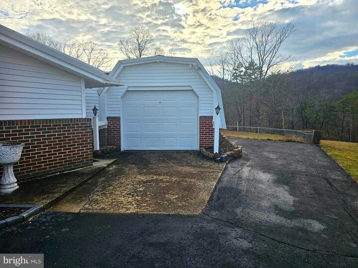 Property Photo:  82 Foxall Street  WV 26767 