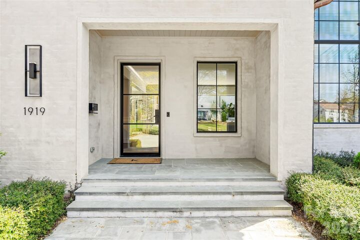 Property Photo: 1919 Shoreham Drive NC 28211