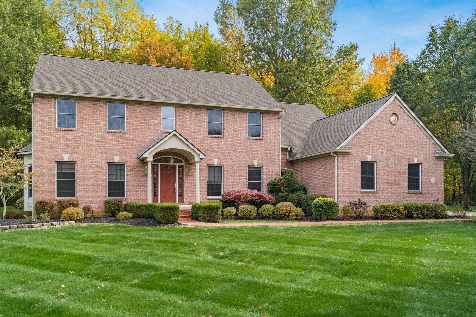 Property Photo:  2034 Havens E Court  OH 43004 