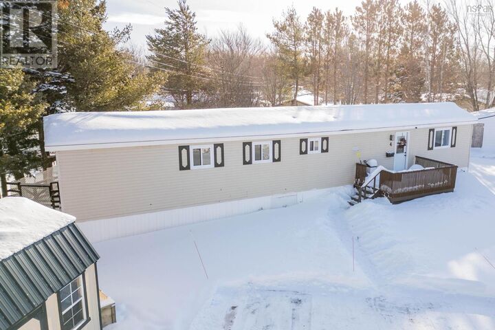 Property Photo:  4 Bayview Crescent  NS B4H 4E5 