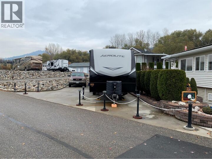 8000 Highland Road — photo 1