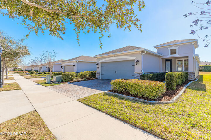 Property Photo:  1096 Avery Meadows Way  FL 32724 