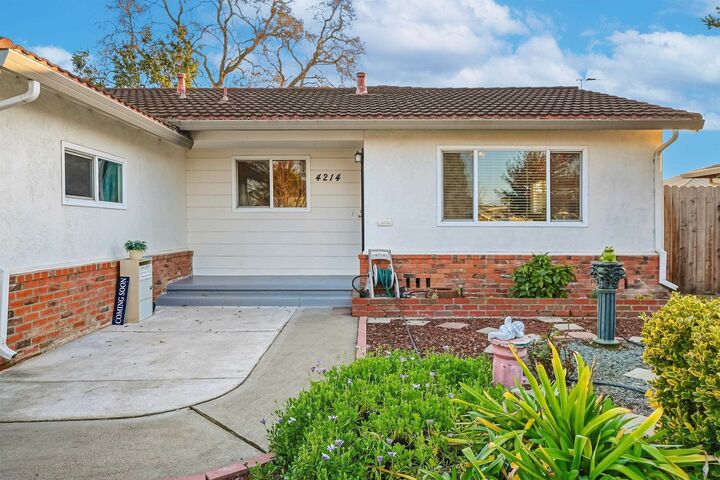 Property Photo:  4214 Wells St  CA 94566 
