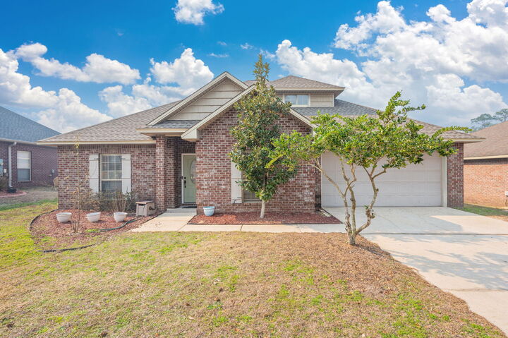 Property Photo:  4627 Hermosa Road  FL 32539 