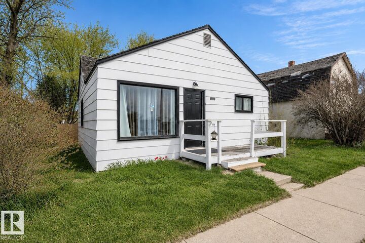 Property Photo: 4922 47 Ave AB T0A 3A4