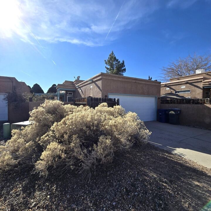 Property Photo:  5613 Dustin Court NW  NM 87120 