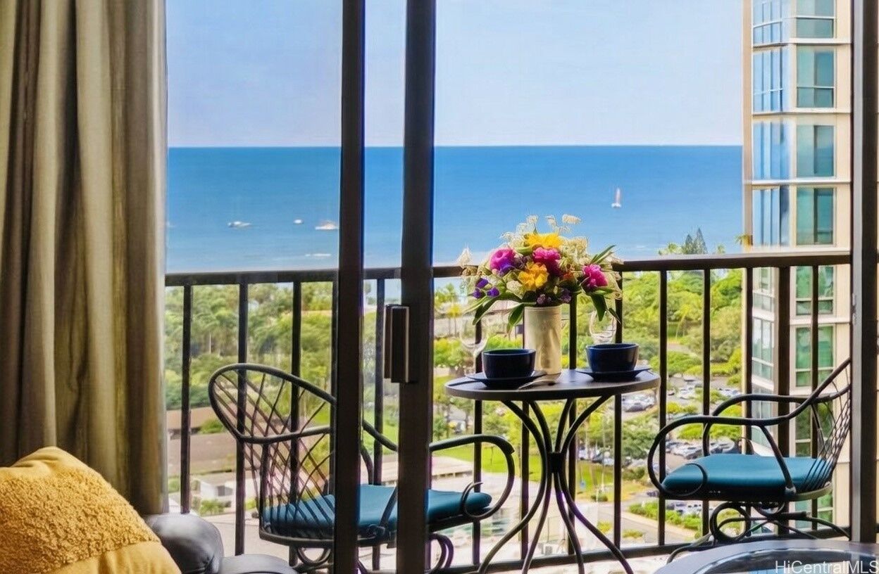 Property Photo:  2140 Kuhio Avenue 2105  HI 96815 