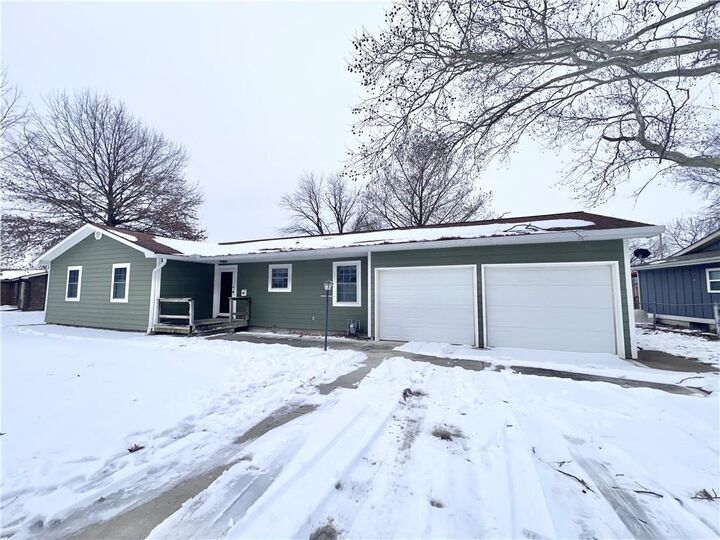 Property Photo:  919 Circle Drive  KS 67301 