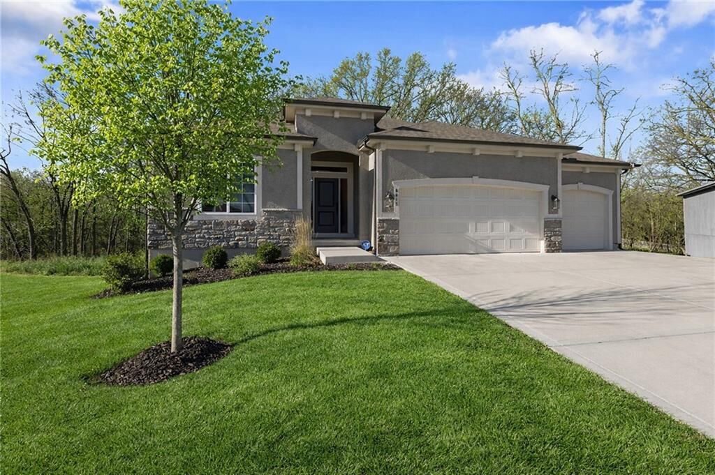 Property Photo:  6615 NW 107th Court  MO 64154 