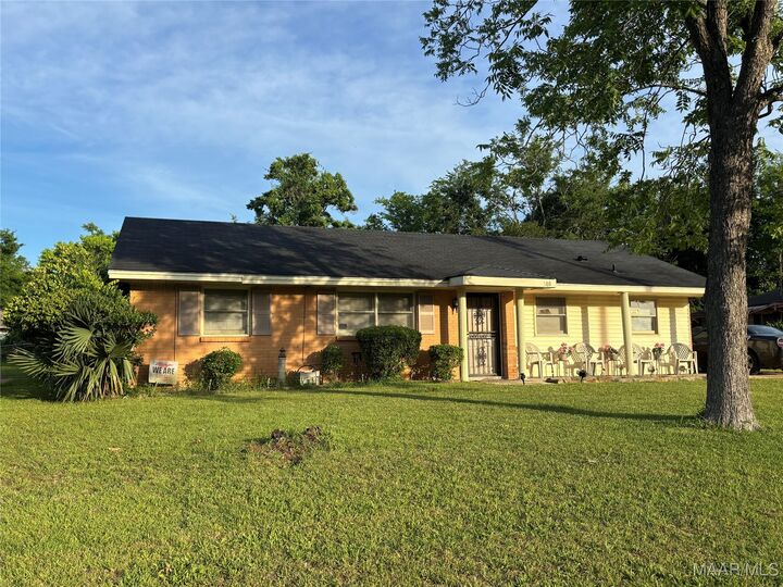 Property Photo:  308 Upton Road  AL 36108 