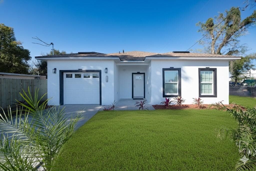 Property Photo: 1758 S Nashville Avenue FL 32805