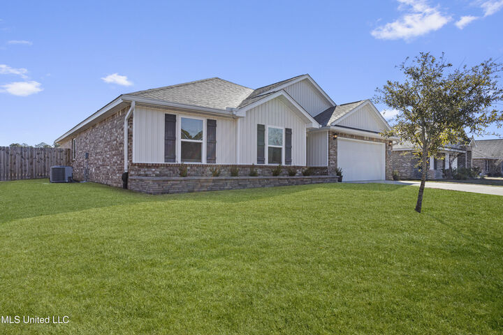 Property Photo:  1089 Enclave Circle  MS 39560 