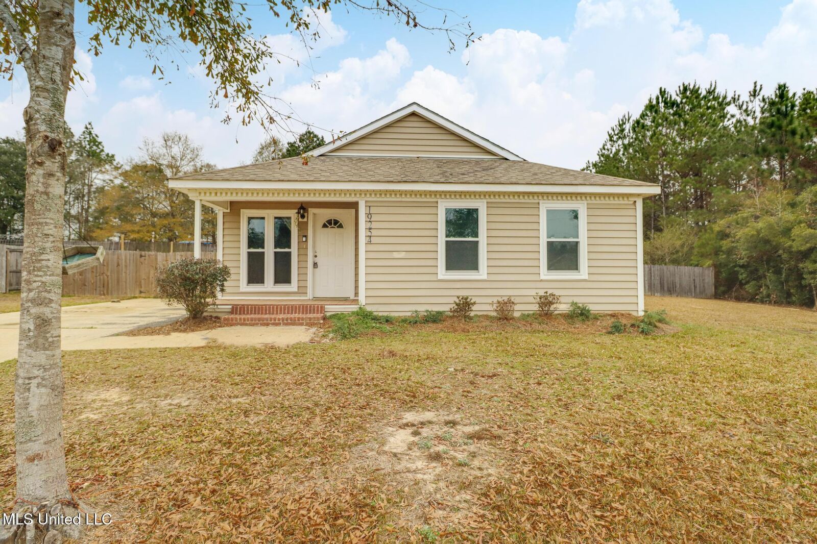 Property Photo:  19254 N Clairmonte Street  MS 39574 