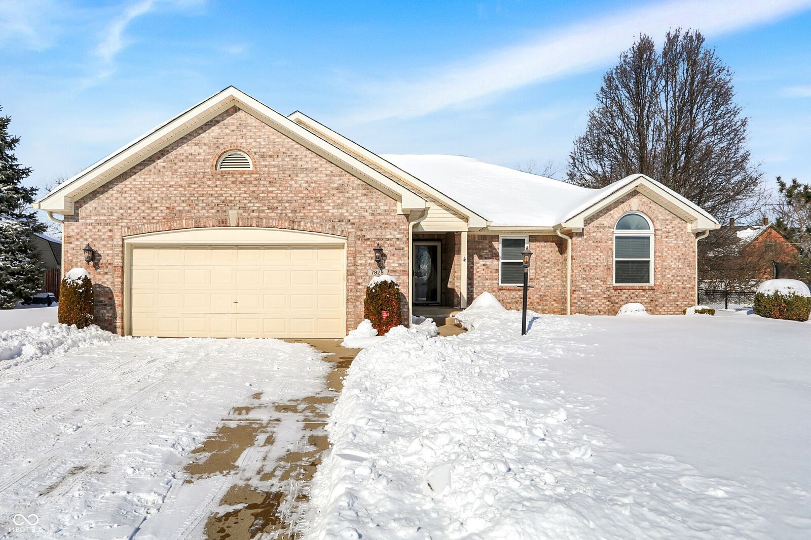 Property Photo: 7929 Meadow Bend Circle IN 46259