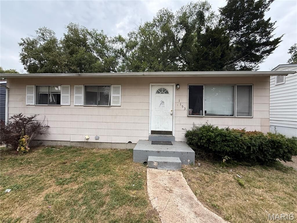 Property Photo: 1153 June Avenue MO 63138