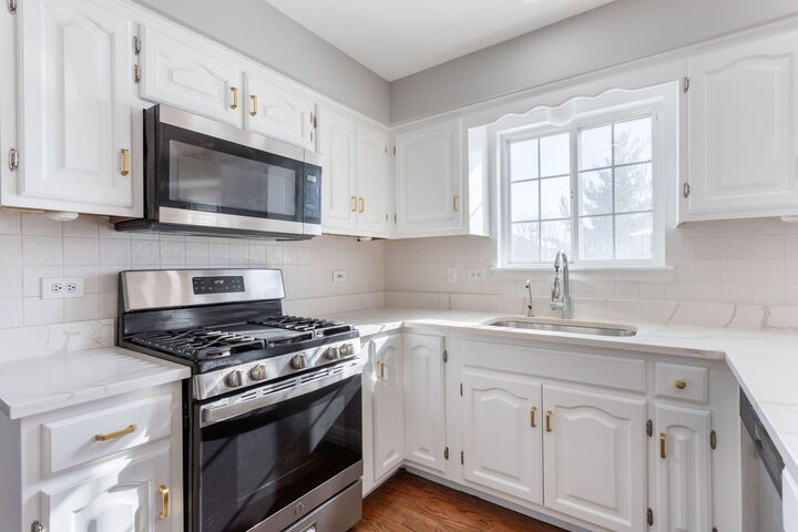 Property Photo:  923 Ontario Drive  IL 60446 