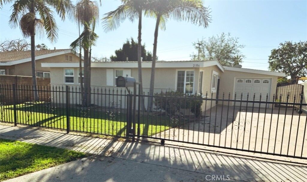 Property Photo: 2106 W 9th Street CA 92703