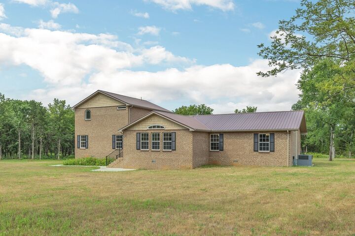 Property Photo:  5065 Craddock Rd  TN 37085 