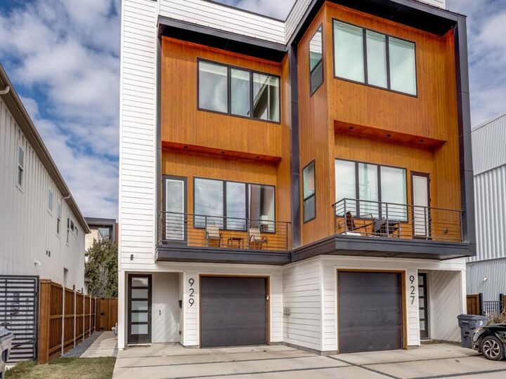 Property Photo:  929 Bayonne Street  TX 75212 