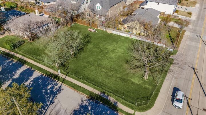 Property Photo: 309 N Main Street TX 76051