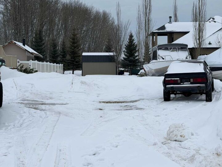 Property Photo:  27 Springwood Drive NE  AB T0G 2A2 