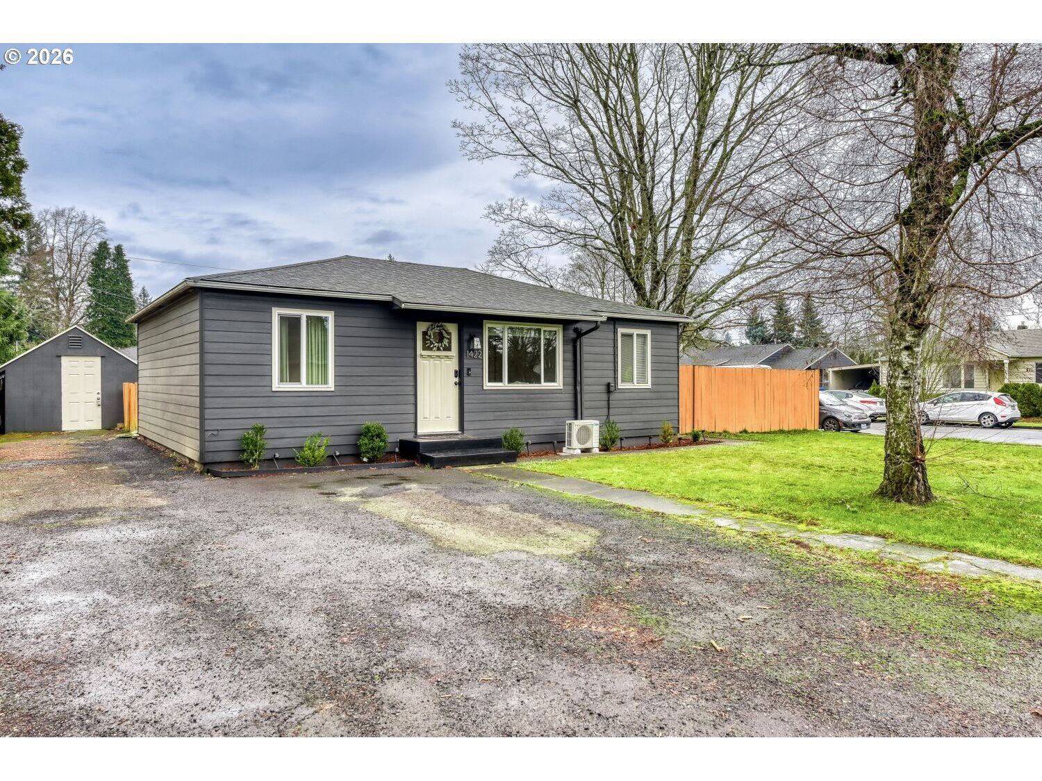 Property Photo: 1422 SE 169th Pl OR 97233