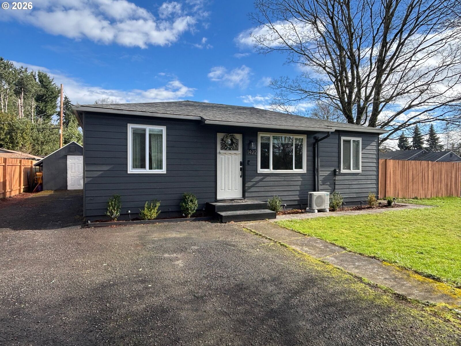 Property Photo:  1422 SE 169th Pl  OR 97233 