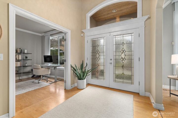 Property Photo:  13804 SE 76th Place  WA 98059 