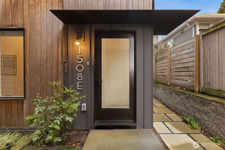 Property Photo:  1508  18th Avenue  WA 98122 