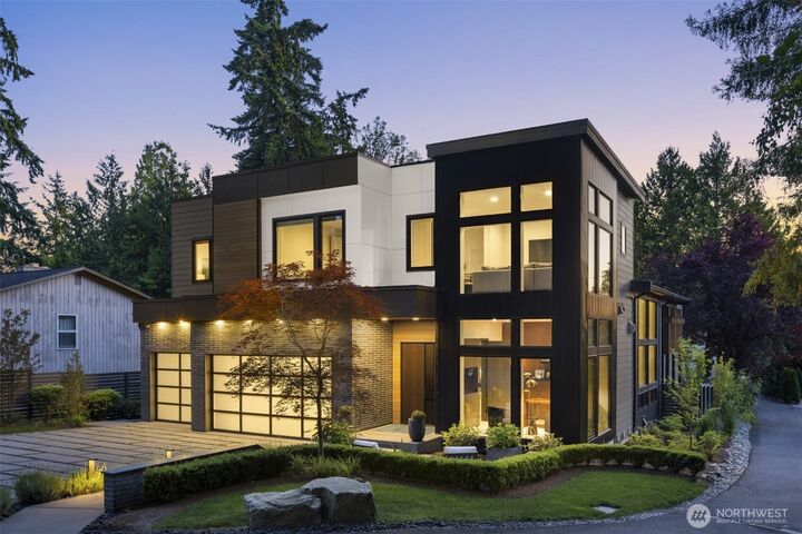 Property Photo:  1215  96th Avenue SE  WA 98004 