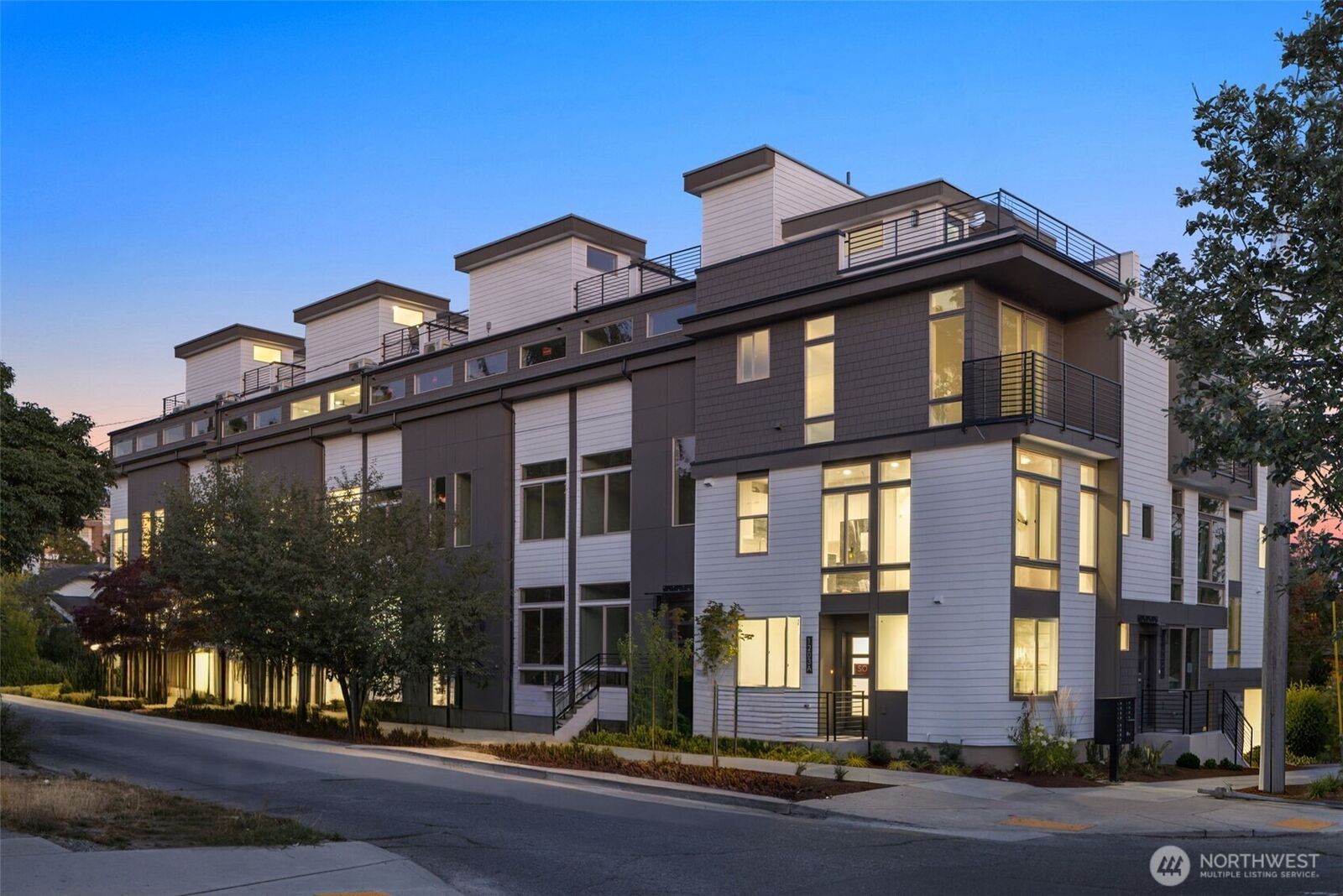 Property Photo:  4418  Midvale Avenue N  WA 98103 