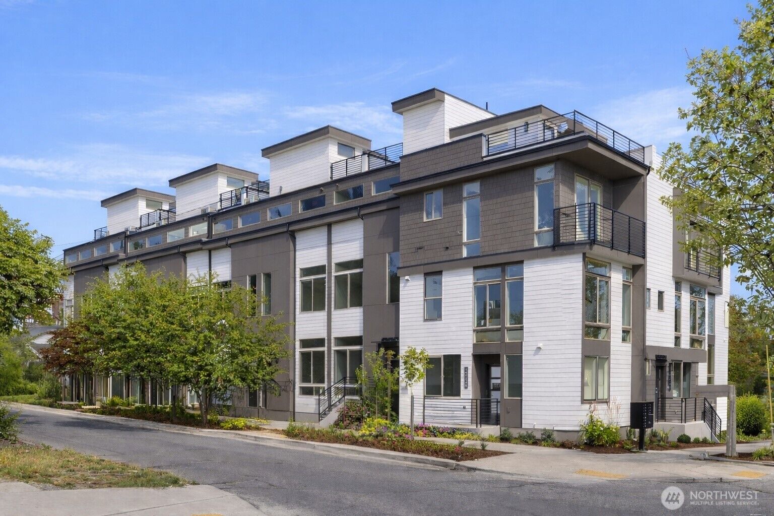 Property Photo: 4418 Midvale Avenue N WA 98103