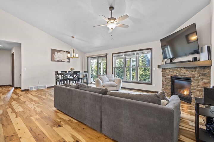 Property Photo:  4235 N Shadywood Court  WI 54914 