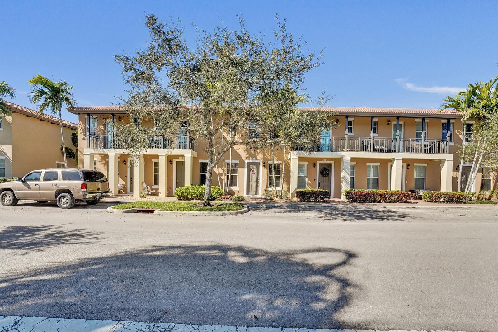 Property Photo: 1226 SW 147th Terrace 1226 FL 33027