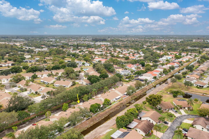 Property Photo:  6209 Pond Tree Court  FL 33463 