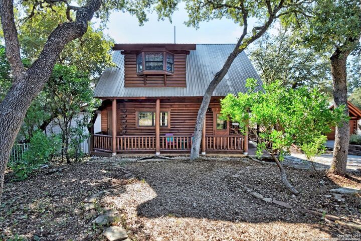 Property Photo:  920 Pebble Bch Dr NW  TX 78063 