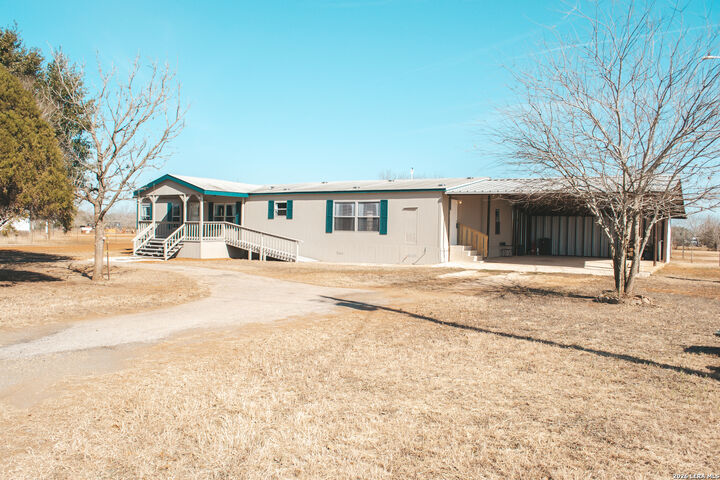 Property Photo:  290 Crestfield  TX 78064 